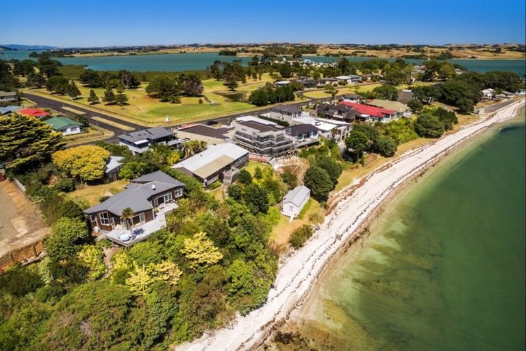 Photo of property in 115 Torkar Road, Clarks Beach, 2122