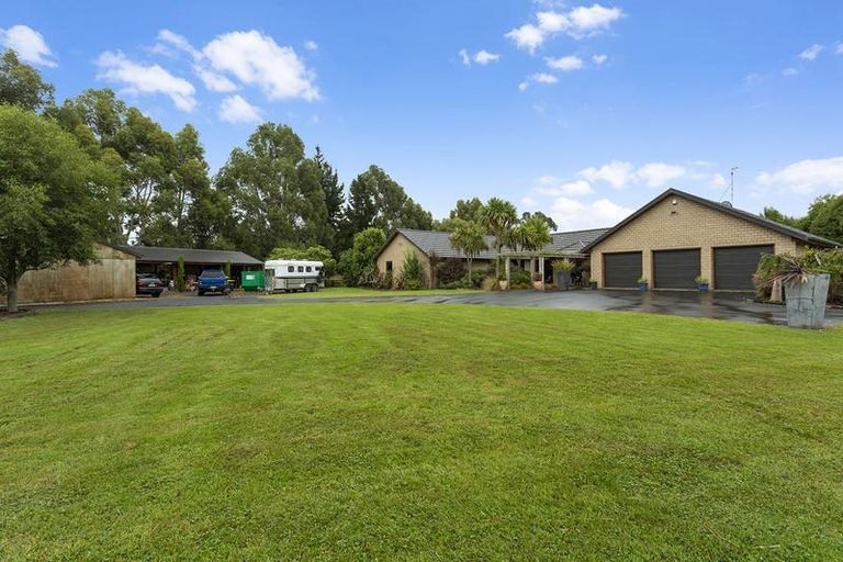 Photo of property in 260 Outram-mosgiel Road, North Taieri, Outram, 9073