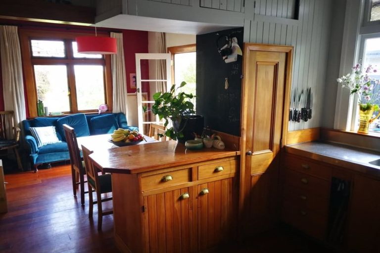 Photo of property in 12 Harvey Road, Bluff Hill, Napier, 4110