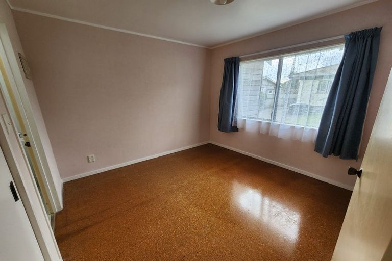 Photo of property in 40 Walmer Road, Point Chevalier, Auckland, 1022