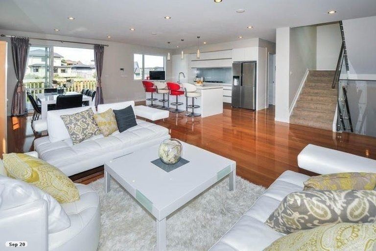 Photo of property in 7 Bintulu Place, Fairview Heights, Auckland, 0632