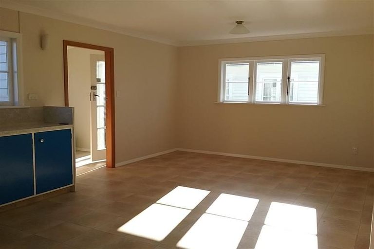 Photo of property in 25 Bowen Street, Levin, 5510