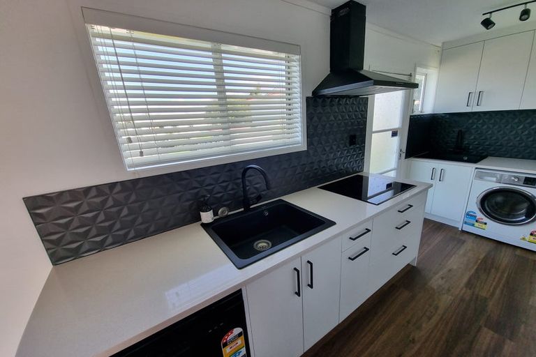 Photo of property in 2/13 Talavera Place, Te Atatu South, Auckland, 0602