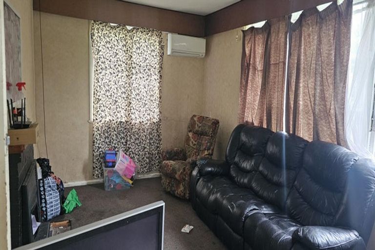 Photo of property in 185 Egmont Street, Patea, 4520