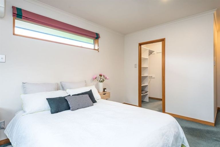 Photo of property in 408 Memorial Avenue, Burnside, Christchurch, 8053