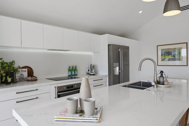 Photo of property in 1/16 Clematis Avenue, Murrays Bay, Auckland, 0630