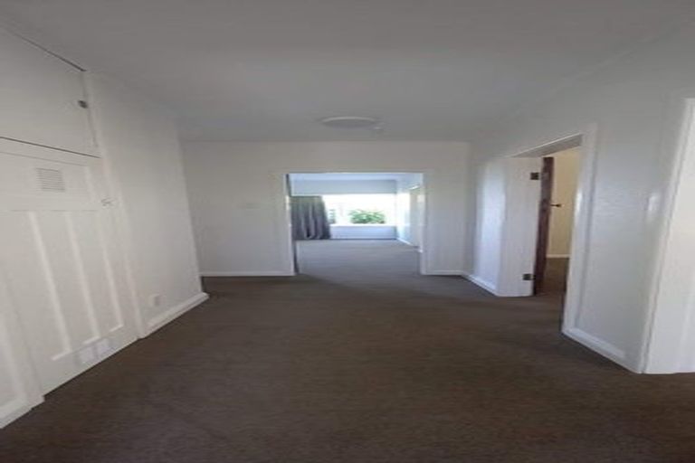 Photo of property in 21 Enfield Road, Hospital Hill, Napier, 4110