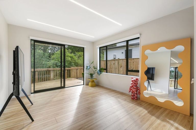 Photo of property in 12 Tagish Way, Orewa, 0931