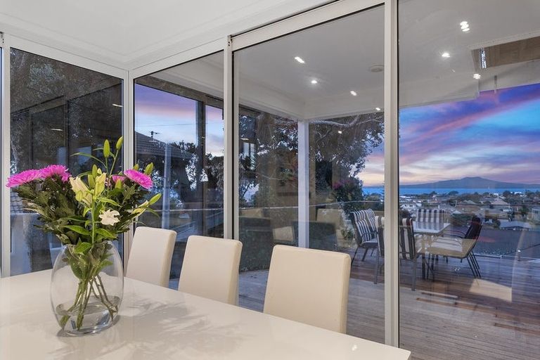 Photo of property in 11 Prospect Terrace, Milford, Auckland, 0620