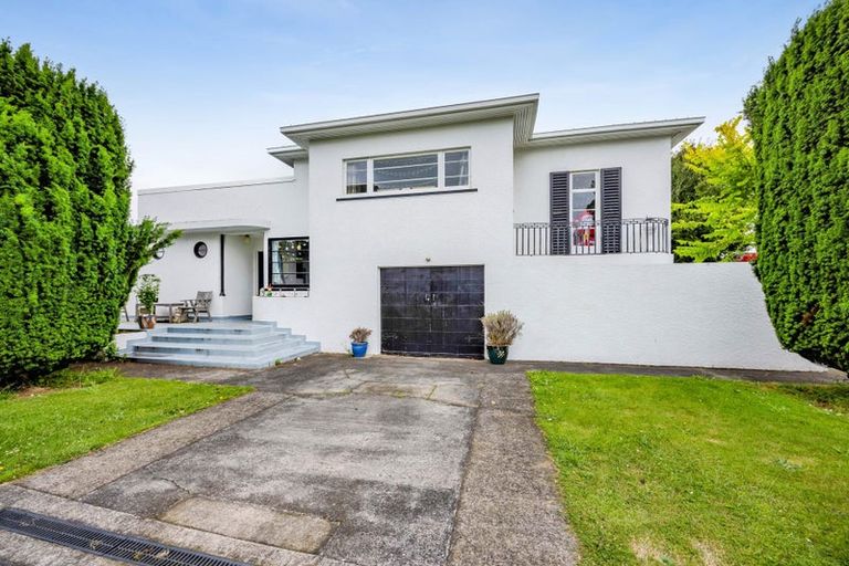 Photo of property in 14 Dives Avenue, Hawera, 4610