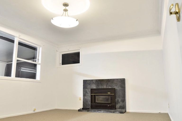 Photo of property in 1/60 Becroft Drive, Forrest Hill, Auckland, 0620