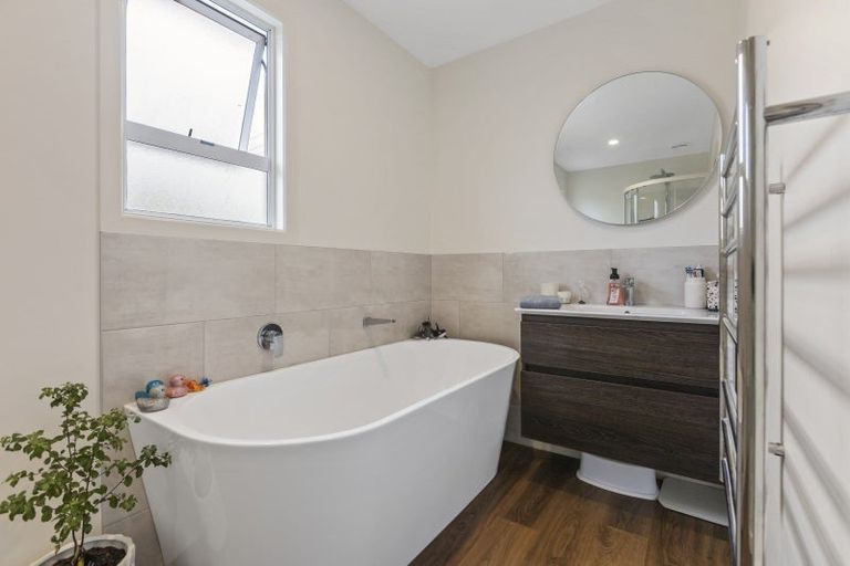 Photo of property in 14 Cowling Road, Hurdon, New Plymouth, 4310