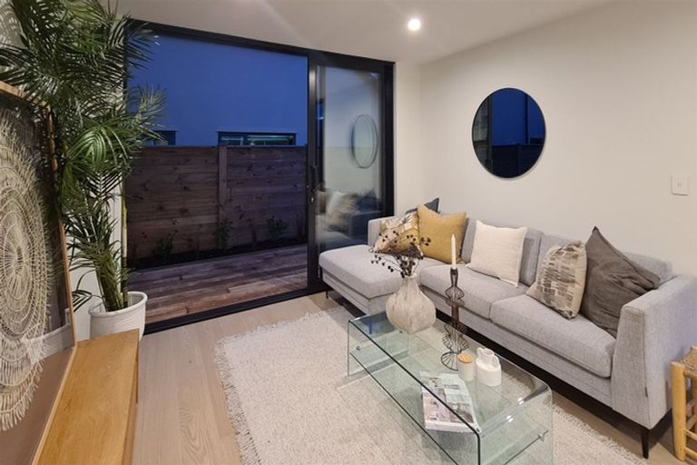 Photo of property in 2/23 Strowan Avenue, Fairfield, Hamilton, 3214