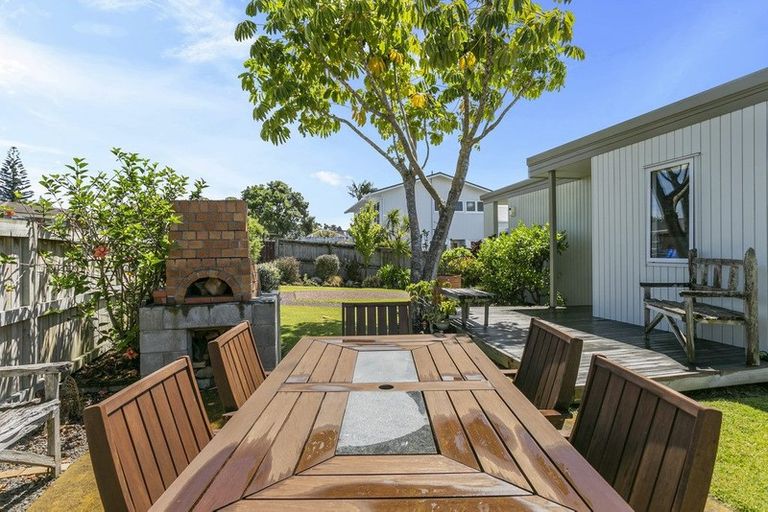Photo of property in 10 Knightsbridge Drive, Forrest Hill, Auckland, 0620