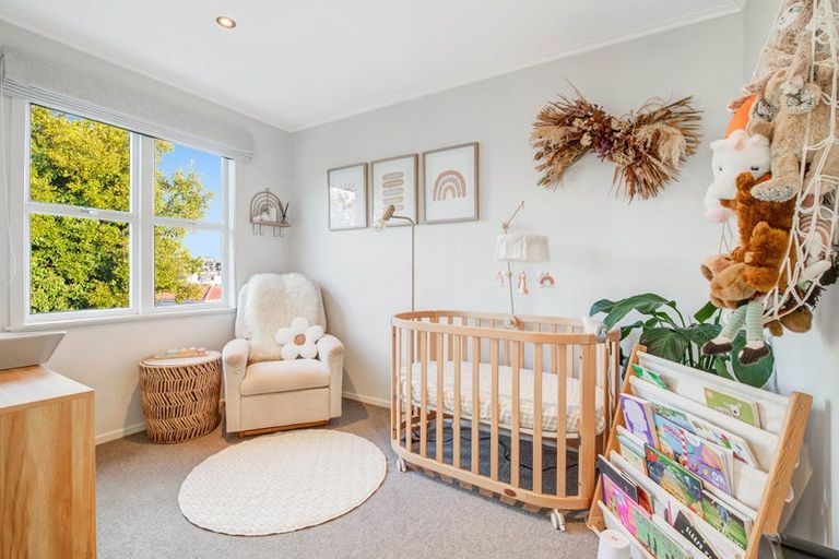 Photo of property in 1/29 Bruce Road, Glenfield, Auckland, 0629