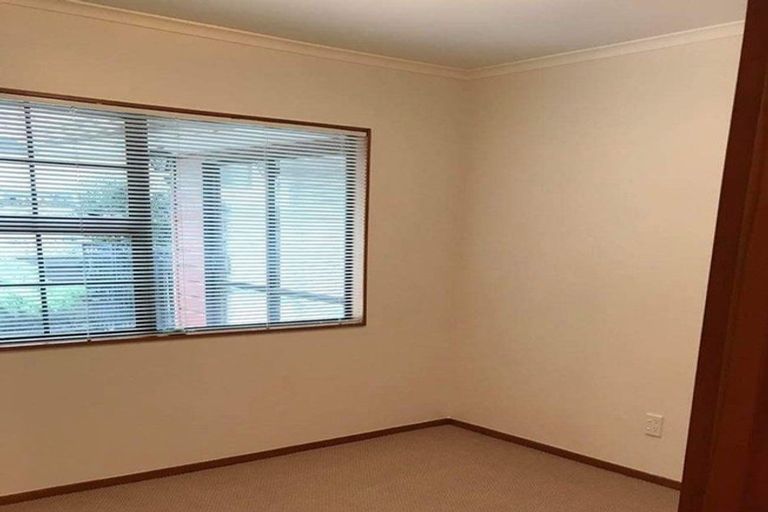 Photo of property in 11a Montgomery Terrace, Hokowhitu, Palmerston North, 4410