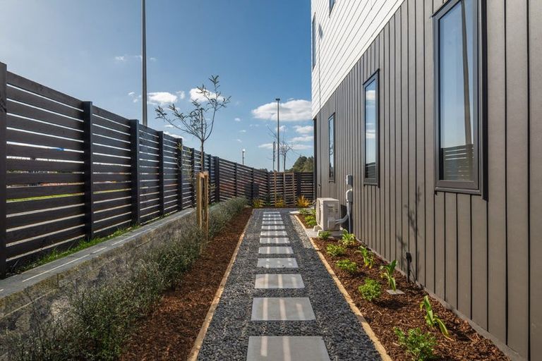 Photo of property in 45 Nga Pona Toru Road, Flat Bush, Auckland, 2019