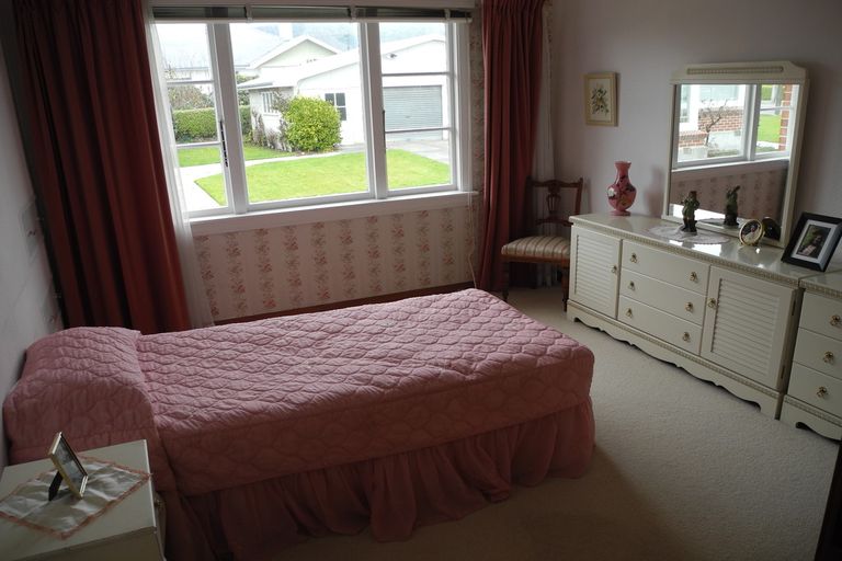 Photo of property in 84 Shearman Street, Waimate, 7924