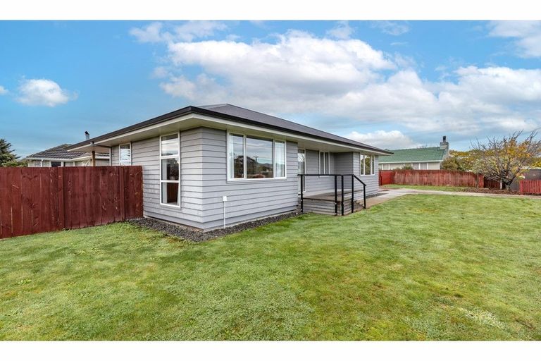 Photo of property in 17 Portchester Street, Aranui, Christchurch, 8061