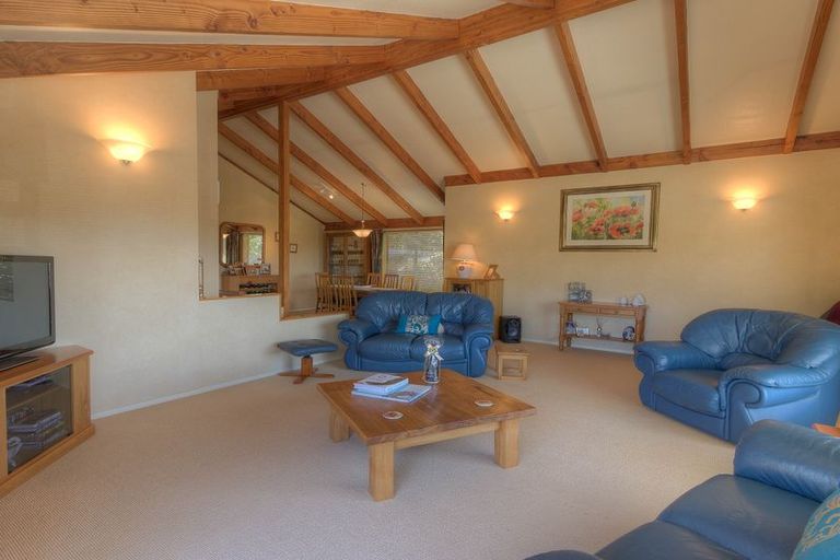 Photo of property in 9 Cyclades Place, Shelly Park, Auckland, 2014