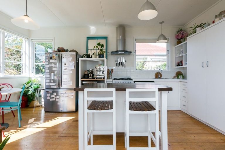 Photo of property in 261 Havelock Road, Akina, Hastings, 4122