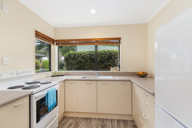 Photo of property in Redwood Village, 42/42 Main Road, Tawa, Wellington, 5028