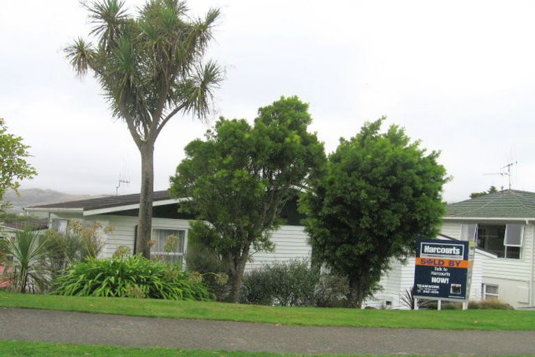 Photo of property in 38 Oriel Avenue, Tawa, Wellington, 5028