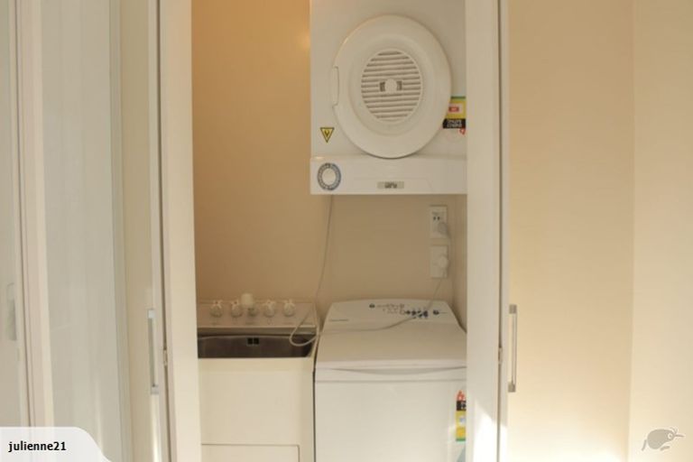 Photo of property in 21a Hadfield Terrace, Kelburn, Wellington, 6012