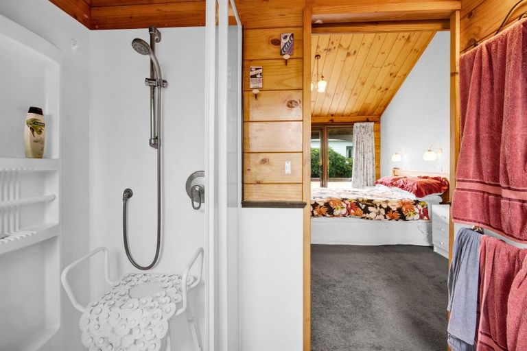 Photo of property in 16 Heaphy Road, Opunake, 4616