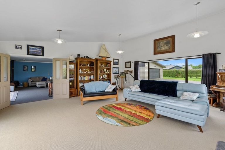 Photo of property in 7 Faydon Close, Ohau, Levin, 5570