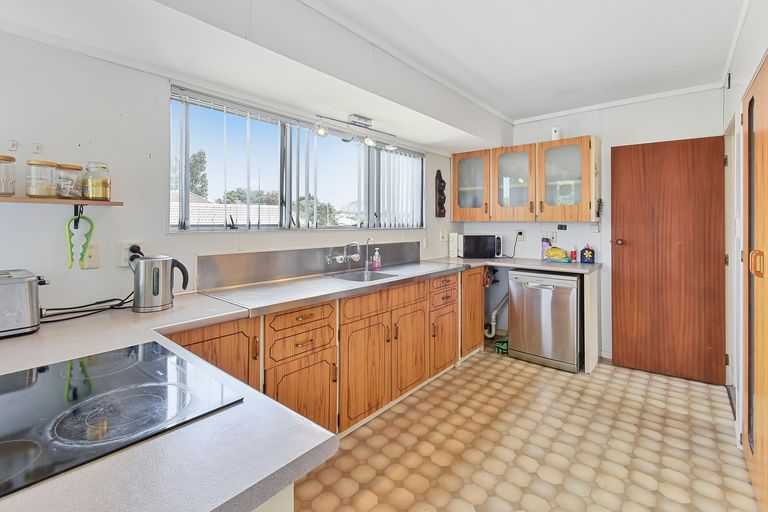 Photo of property in 6 Mcinnes Road, Weymouth, Auckland, 2103