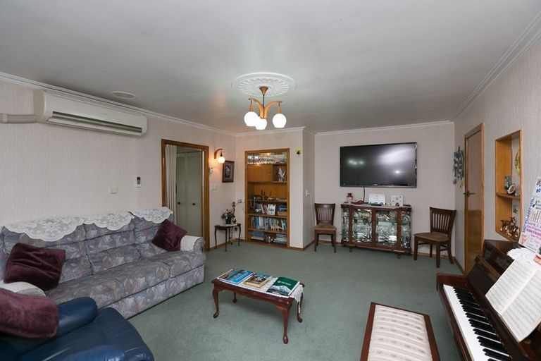 Photo of property in 7 Goodson Place, Hawera, 4610