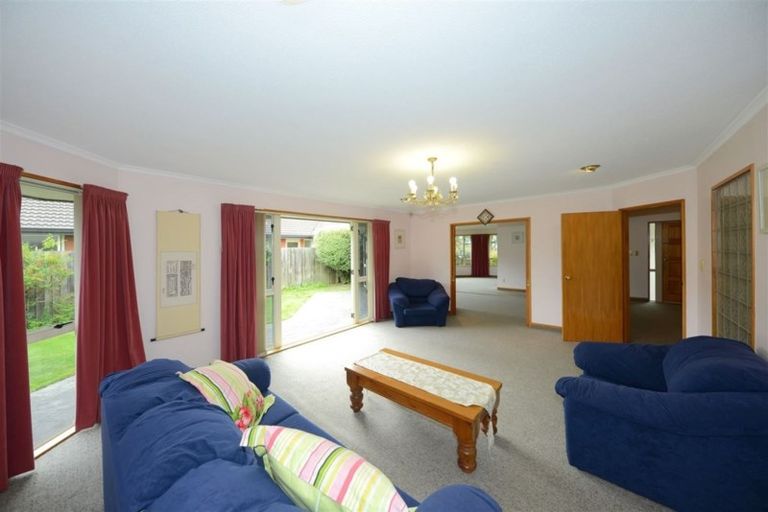 Photo of property in 18 Berkshire Drive, Avonhead, Christchurch, 8042