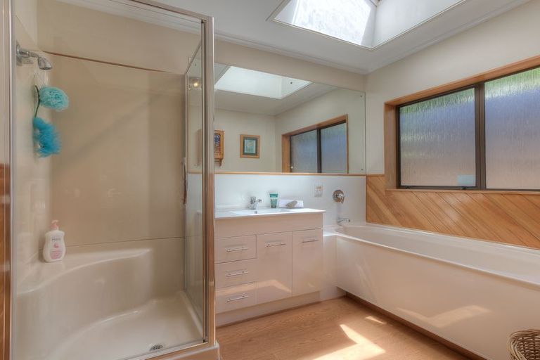 Photo of property in 9 Cyclades Place, Shelly Park, Auckland, 2014