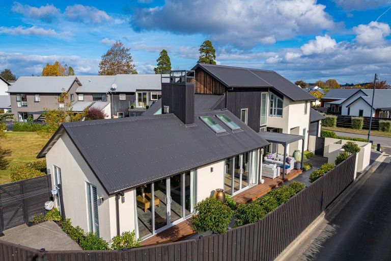 Photo of property in 18 Millpond Place, Parklands, Christchurch, 8083