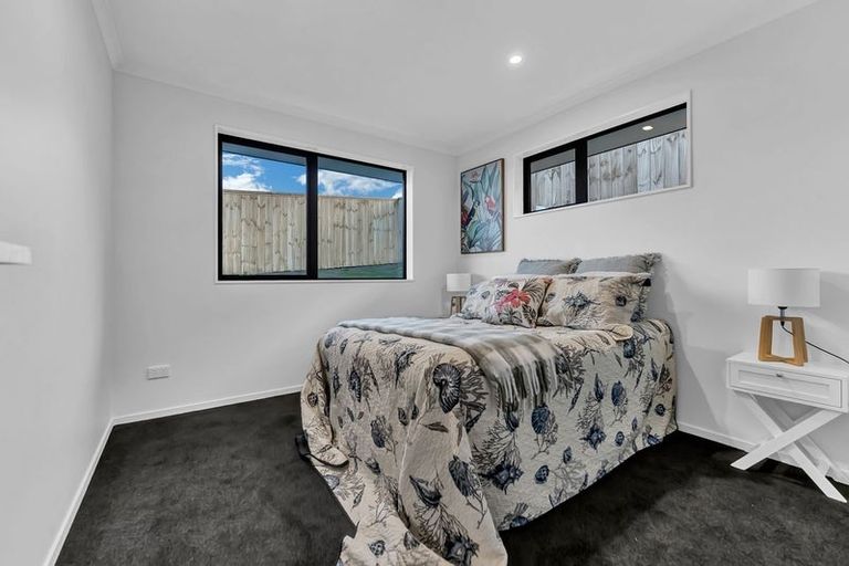 Photo of property in 8 Viv Green Place, Pokeno, 2402