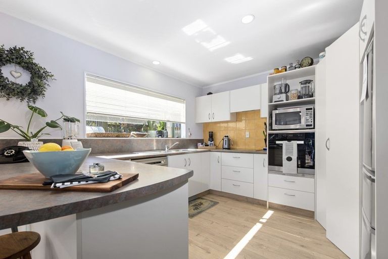 Photo of property in 70 Tawavale Street, Pukehangi, Rotorua, 3015