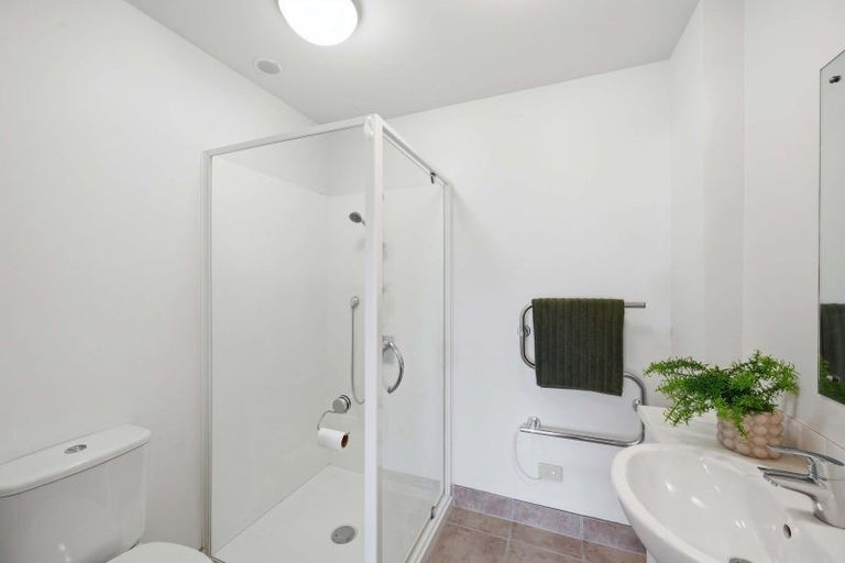 Photo of property in Bay Palms Apartments, 12/30b Bute Road, Browns Bay, Auckland, 0630