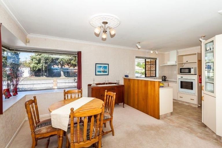 Photo of property in 209 College Street, West End, Palmerston North, 4412