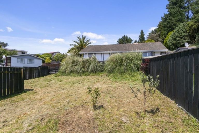 Photo of property in 2/47 Stockdale Street, Wainuiomata, Lower Hutt, 5014