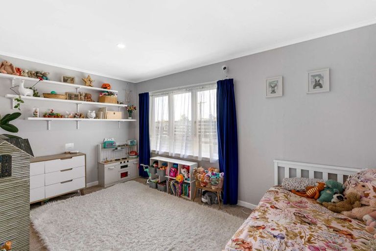 Photo of property in 58 Tiroroa Avenue, Te Atatu South, Auckland, 0610