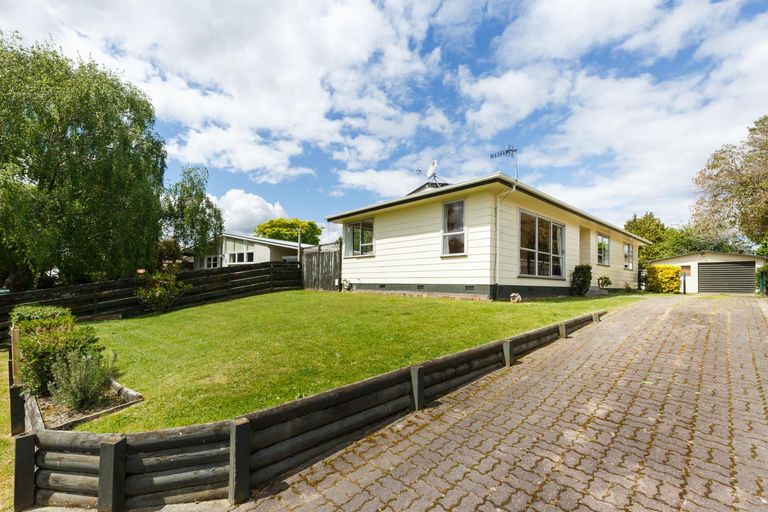 Photo of property in 11 Capri Place, Awapuni, Palmerston North, 4412