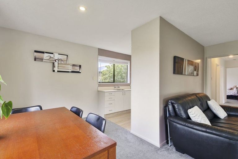 Photo of property in 2/21 Dunedin Street, Redwood, Christchurch, 8051