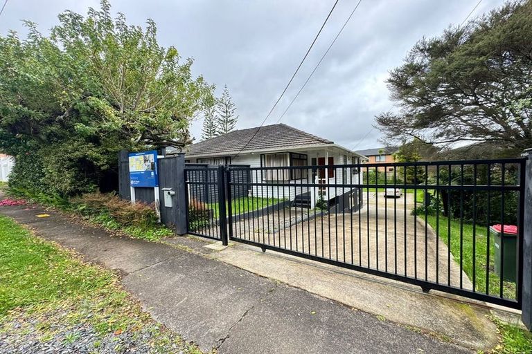 Photo of property in 7 Golf Road, New Lynn, Auckland, 0600