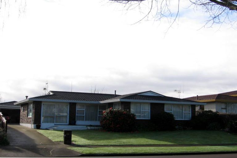 Photo of property in 18 Caulfield Place, Awapuni, Palmerston North, 4412