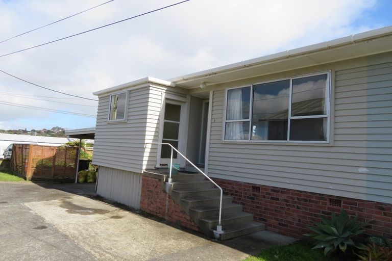 Photo of property in 1/96 Chivalry Road, Glenfield, Auckland, 0629