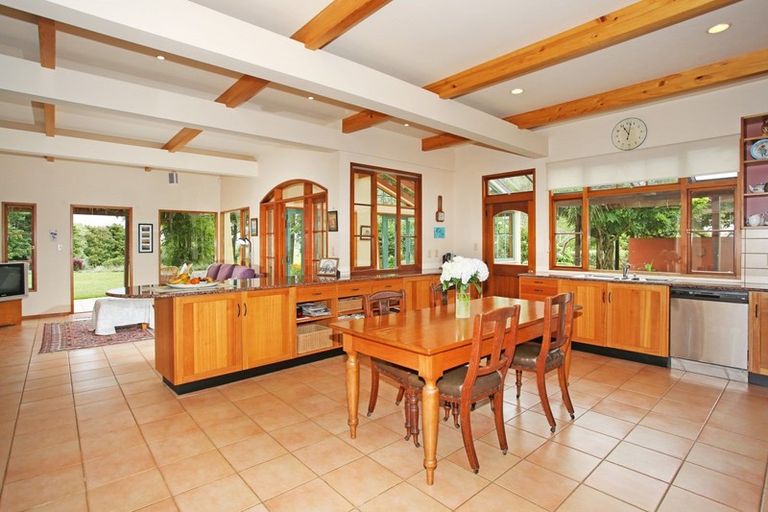 Photo of property in 22 Ewen Place, Karaka, Papakura, 2580