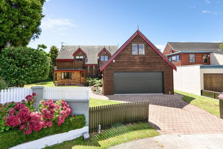 Photo of property in 12 Grassy Downs Place, St Andrews, Hamilton, 3200