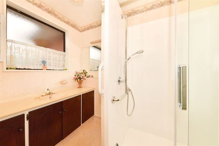 Photo of property in 1/159 Sawyers Arms Road, Northcote, Christchurch, 8052