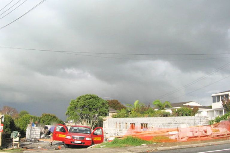 Photo of property in 97 Mellons Bay Road, Mellons Bay, Auckland, 2014